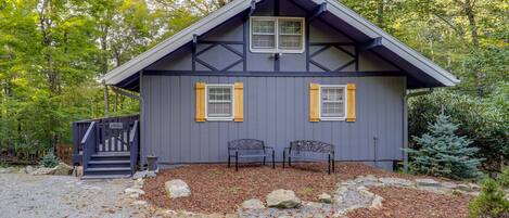 Beech Mountain Vacation Rental | 4BR | 3BA | 2,020 Sq Ft | Stairs Required