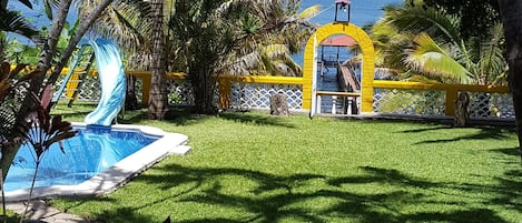 Pool with view to the lake.