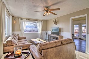 Living Room | Smart TV