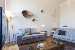 Living room: 2 sofa-bed for 1 (sleep 2)