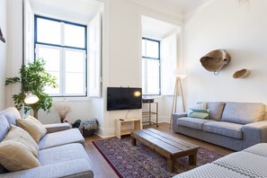 Living room: 2 sofa-bed for 1 (sleep 2)