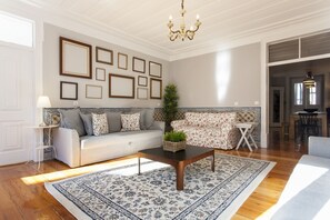 Living room: 2 double sofa-bed for 1 (sleep 2+2)