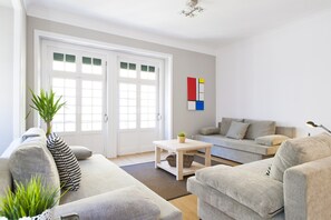 Living room: 3 double sofa-bed (sleep 2 +2 +2 )