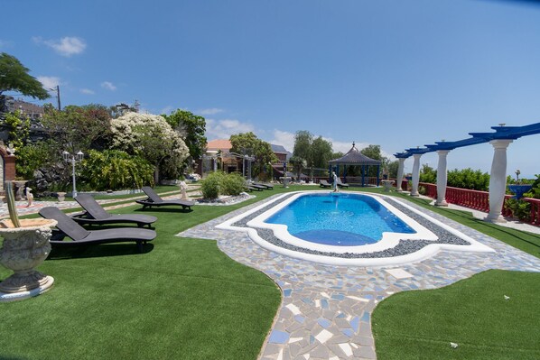 Huge beautiful communal pool terrace