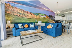 ⛳️ Tee Up & Unwind: Luxe Golf Course Condo with Stunning Indoor Mural 🎨✨ #GolfLife #IndoorOasis