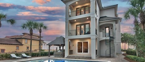 Watch Magnificent Sunsets From Your Pool Oasis!