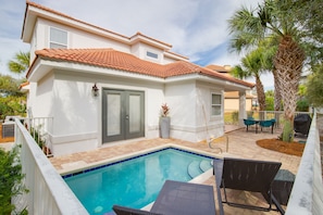 Private Pool in Backyard - In addition to the community pool