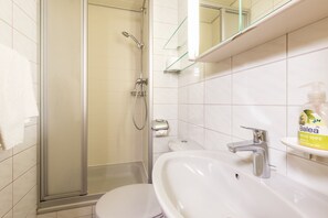 Doppelzimmer 4, mit Dusche und WC