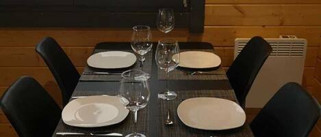 Table, Tableware, Furniture, Property, Chair, Building, Window, Wood, Interior Design, Kitchen & Dining Room Table