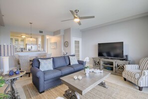 Open Floor Plan Keeps Everyone Connected