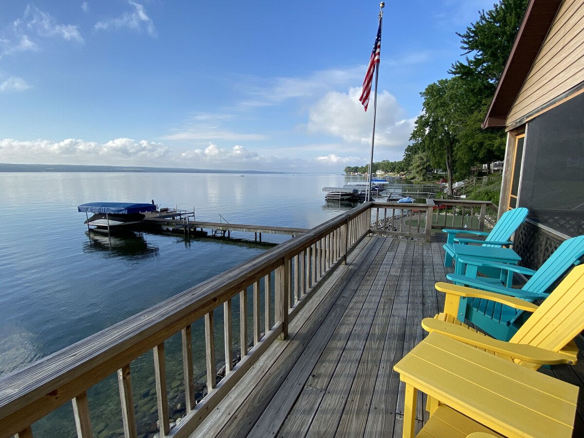 Exceptional Lakefront Getaway, All the Activities & Year Round Comfort