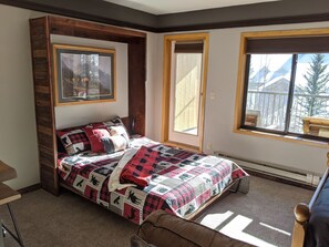 Murphy bed