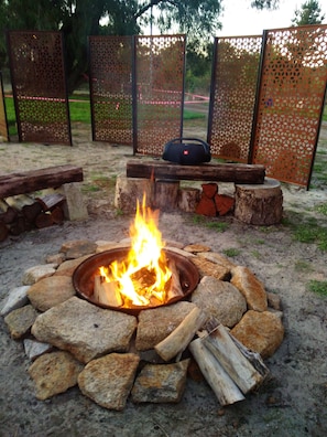 Pit fire. Used only when there is not a fire ban. See host.