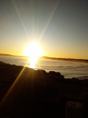 Stunning sunsets at whartons beach 15 minutes away.