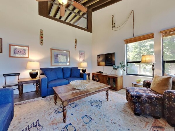 Home Decor, Furniture, Table, Architecture, Building