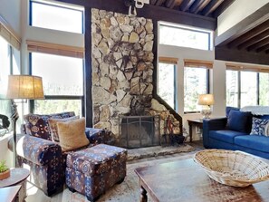 Home Decor, Building, Furniture, Indoors, Living Room