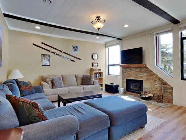 Spacious and Comfortable and Close!