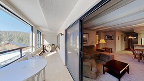Enjoy Coffee in the Sunroom with Direct View of Mammoth Mountain