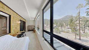 Sunroom Facing Mammoth Mountain, Lifts and Village Gondola