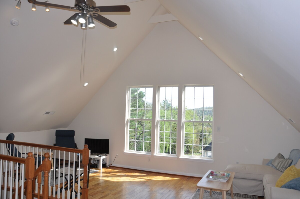 Modern Chalet near Historic Harpers Ferry!