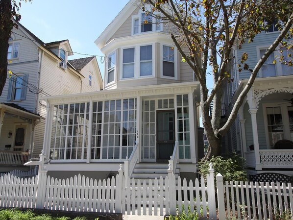 Welcome to 120 Decatur St., The Mary Knerr House