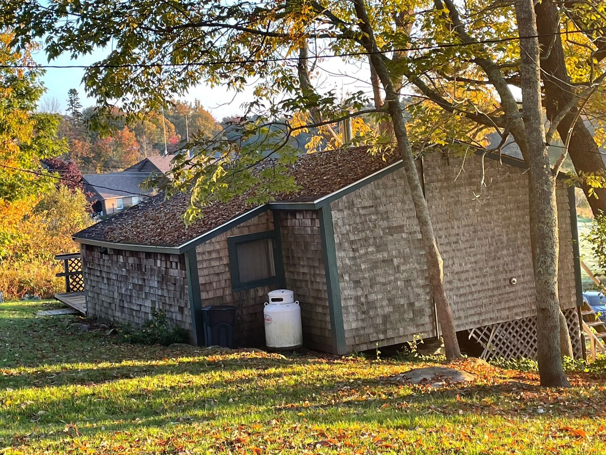 Cozy Cottage with spectacular salt water view / 3 Kayaks available/