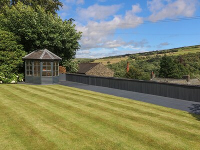 Ash Villa, HOLMFIRTH