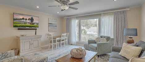 Bright Living Room Overlooking Pool!