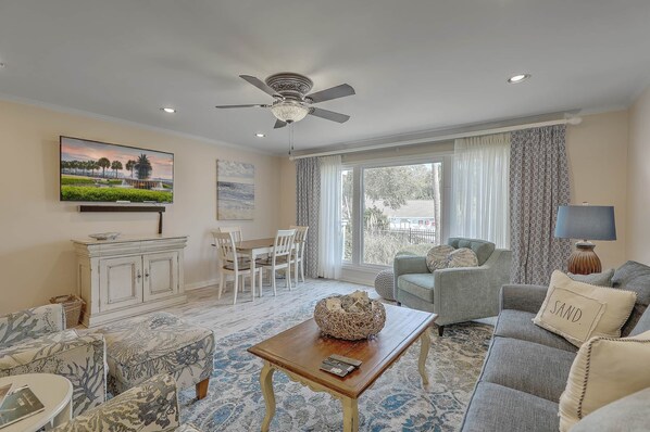 Bright Living Room Overlooking Pool!