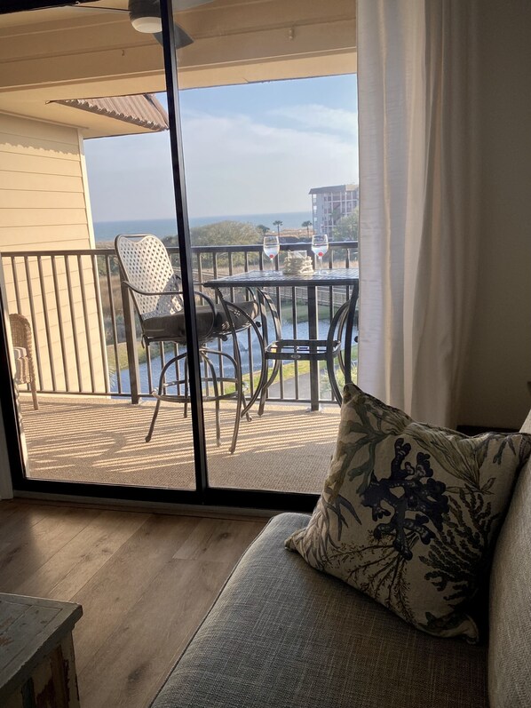 Ocean views from the livingroom or balcony. 