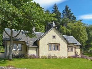 Exterior | Sluice Keeper&rsquo;s Cottage, Dornoch