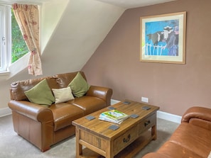 Living room | The Groom’s Cottage - Roddenloft, Mauchline