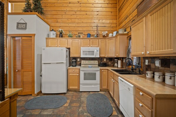 Full Kitchen with All Major Appliances