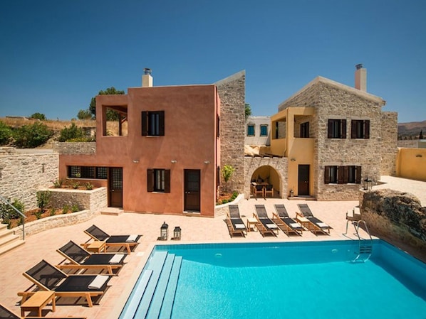 Deluxe Crete Villa | Villa Dafne | 2 Bedroom | Swimming Pool | Sivas