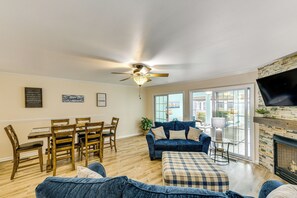 Living Room | Fireplace (Decorative Only)