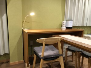 Desk set