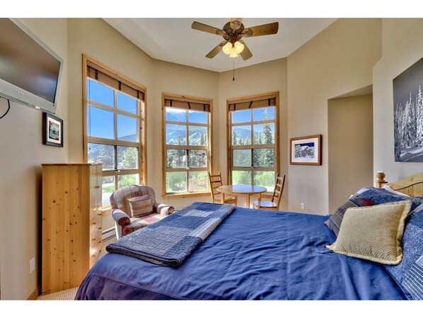 Master Bedroom with a spectacular mountain view