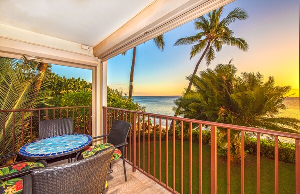 KBR 210 - Lanai / Patio Corner View