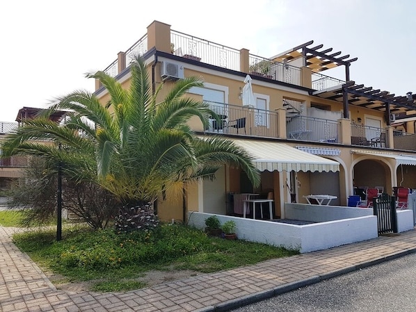 Extérieur