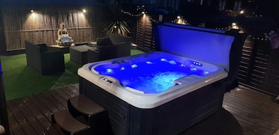 York Holiday Lodge - Private Hot Tub & Kids Play Area - Free bubbly  