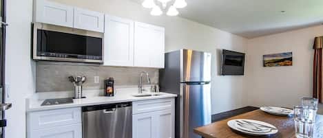 Very modern kitchen and living space, fully stocked, all stainless steel, GE Profile microwave with convection oven and 60" flat screen smart TV with cable and HBO. Blazing fast wifi internet.