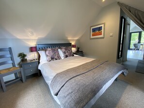 Main Bedroom 1st Floor King Size Bed
