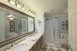 20-Ariel-Dunes-I-910-Master-Bath