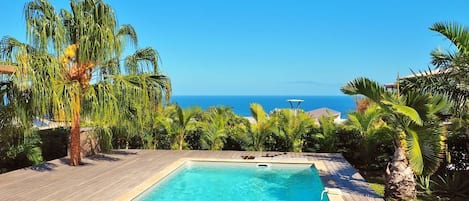 Villa familiale avec piscine et vue océan