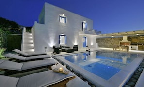 Exquisite Mykonos Villa | Villa Elegant | 2 Bedroom | Private Pool | sea View | Mykonos Town