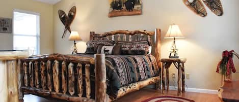 Enjoy a luxurious night's sleep at Bearytrails on the king size aspen log bed! 