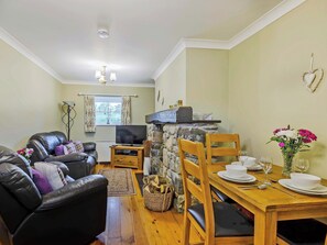 Open plan living space | Bwthyn - Rhyddallt Ganol Cottages, Caethro, near Caernarfon