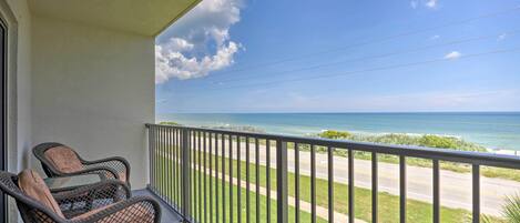 Enjoy a front row seat to the shores of Ormond Beach!