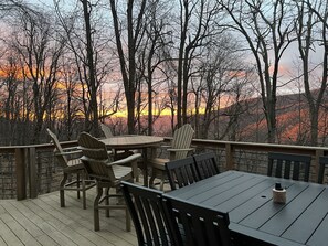 Seasonal views from all decks to the valley, sunrise, and slopes