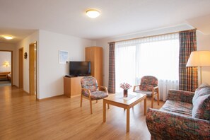 Wohnung Nr. 12 - Rustikale Ferienwohnung, 70qm,  2 Schlafzimmer, 1 Wohnzimmer, max. 4 Personen